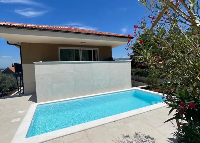 Lulani Soline Pool Apartment